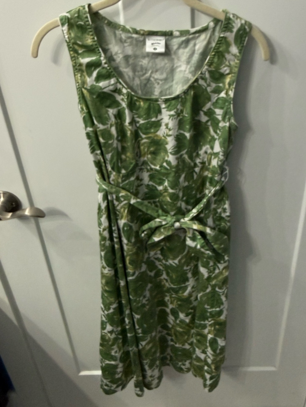 Motherhood Green Leaf-Print Sleeveless Maternity Midi Dress with Waist Tie